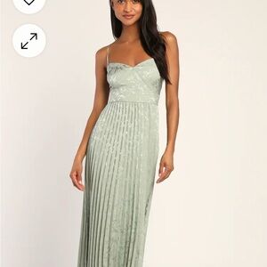 Lulus Elegant Green Pleated Dress